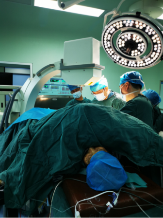 日韩无码
骨科为一例91岁高龄患者成功实施手术 